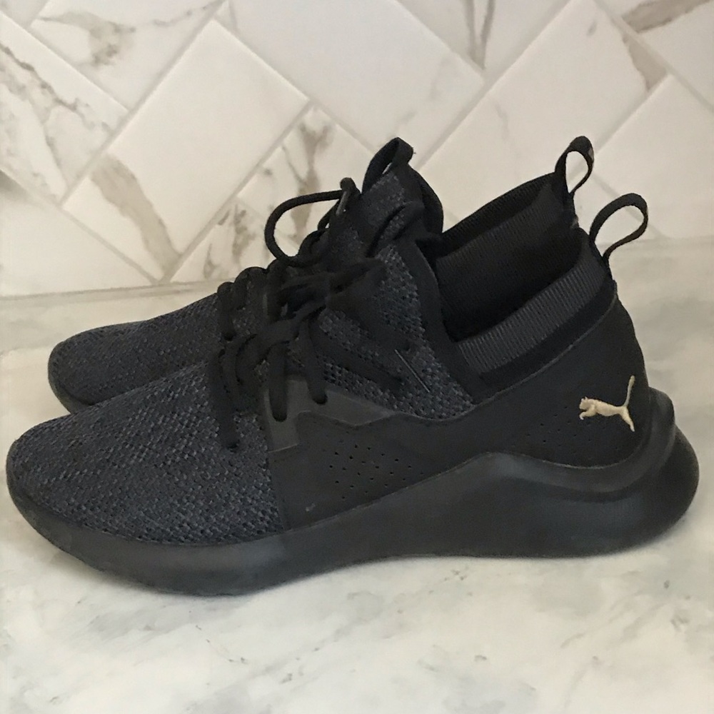 Pumas -women’s athletic shoe